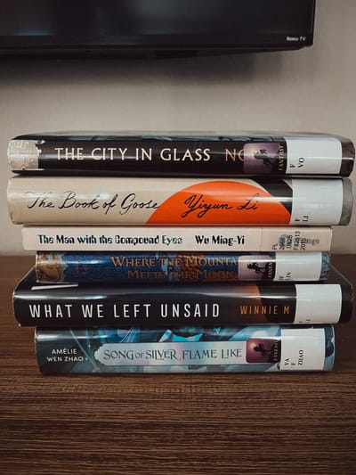 Saturday Shelfie consists of my hopefuls for the rest of 2025: all books by East-Asian authors I want to read. As you can see.. my TBR from a few weeks ago has been replaced LOL.